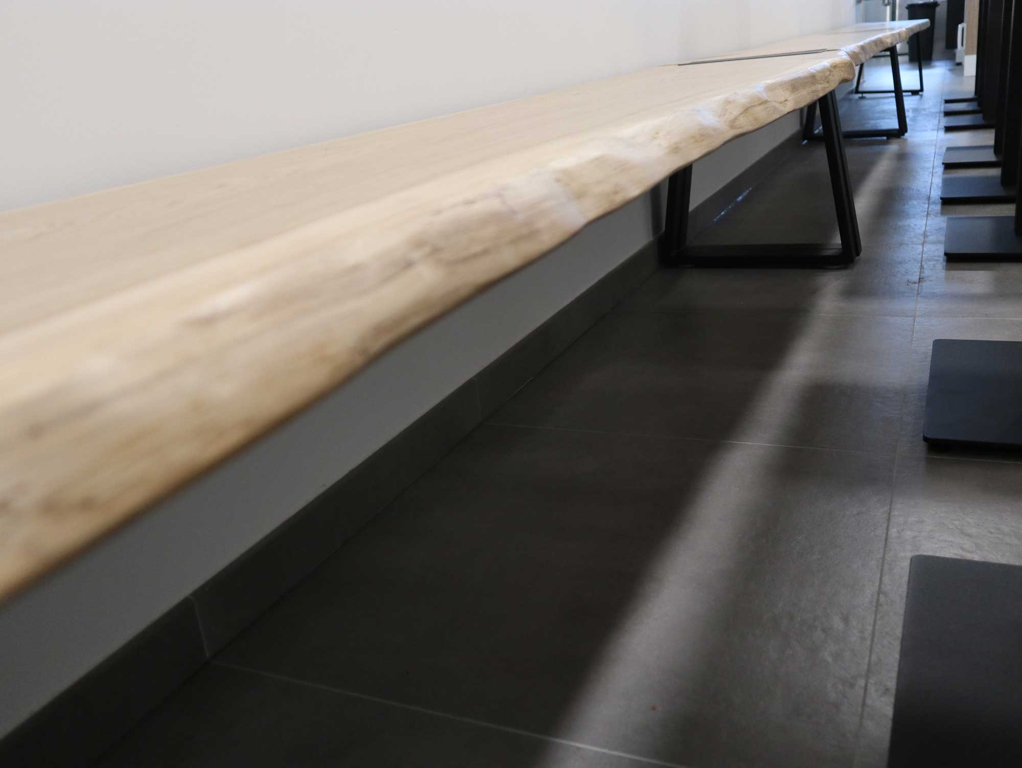 Houten zitbank staal Frituur Komilfoo | Woodz Design | Zander Steels