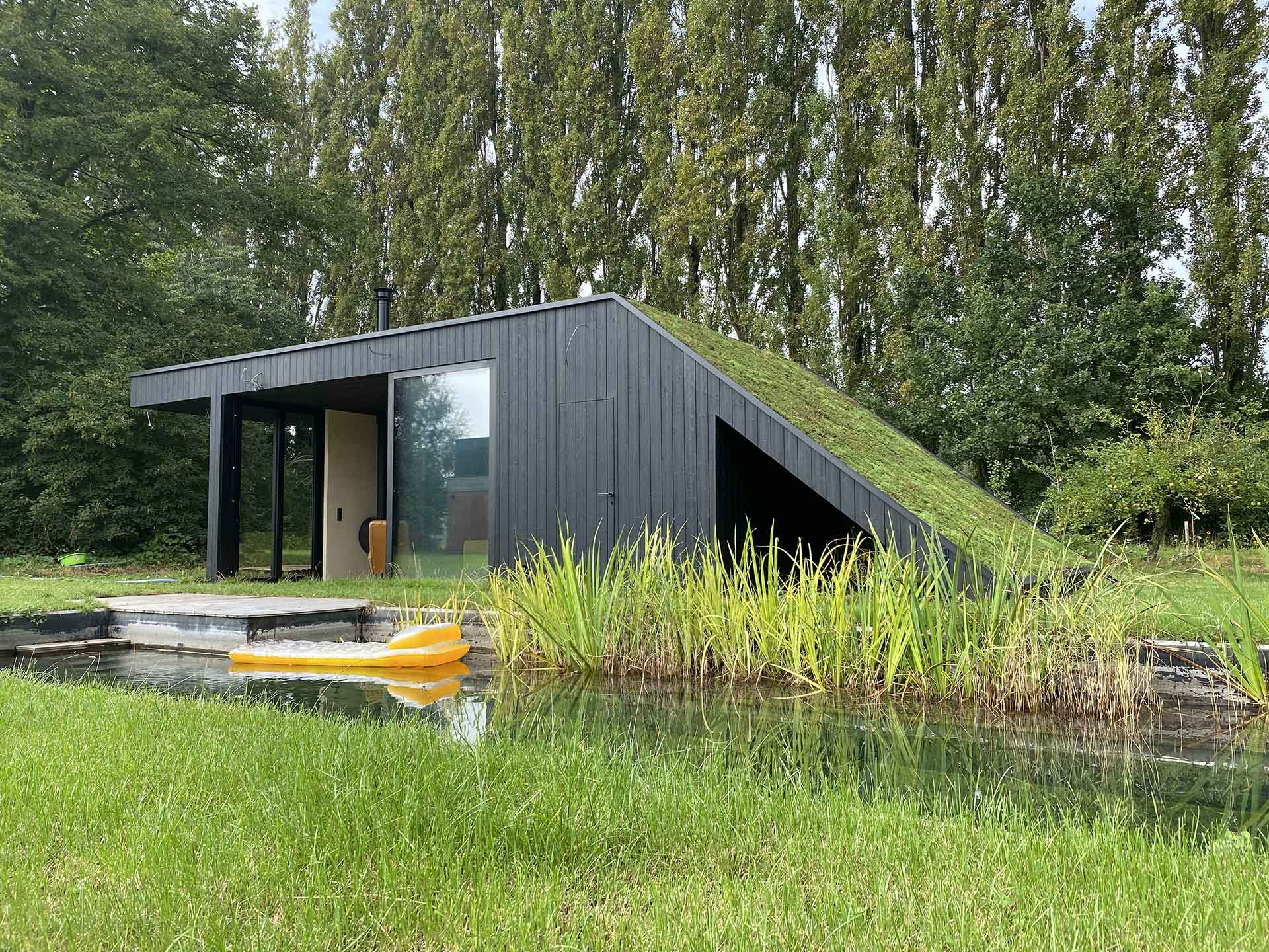 Poolhouse met groen dak | Woodz Design | Zander Steels