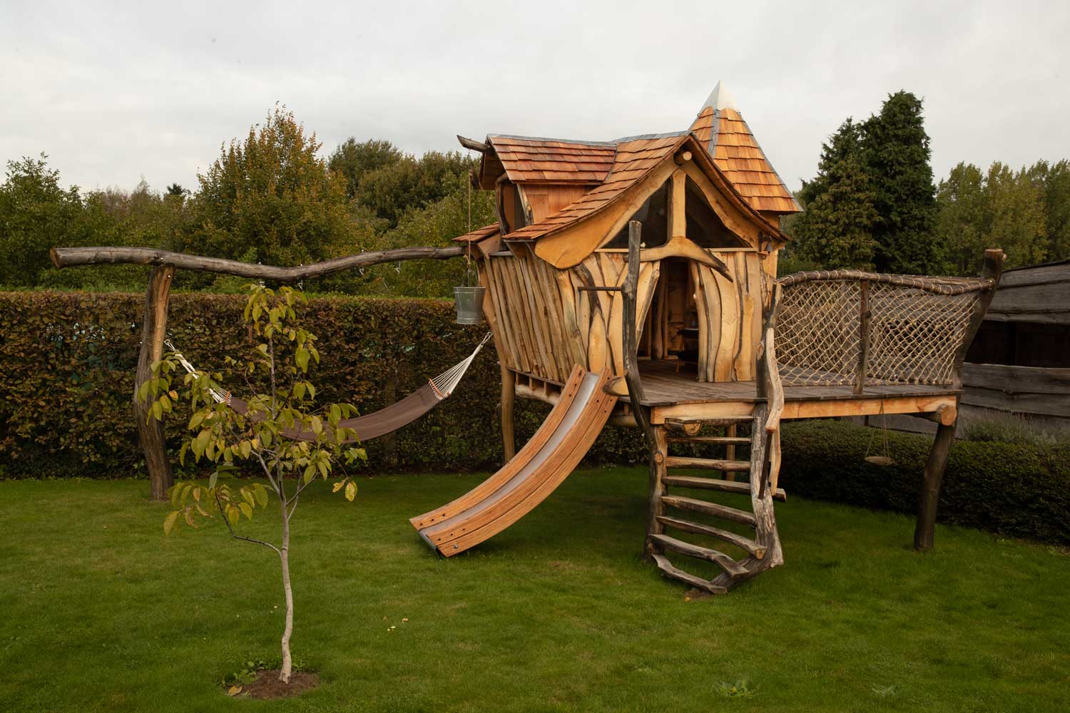 Unieke speeltuin volledig op maat van een kinderdroom | Woodz Design | Zander Steels