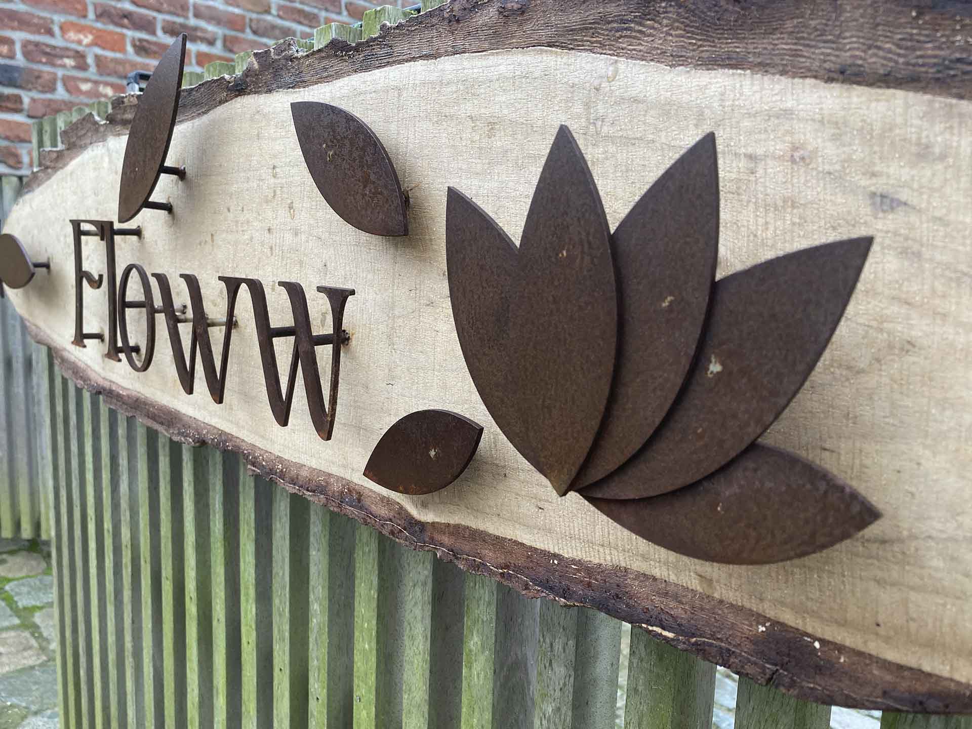 Uithangbord flow | Woodz Design | Zander Steels